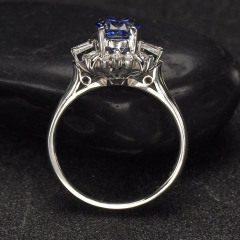 沃晶的世界\绝美豪华斯里兰卡蓝宝戒指，pt900铂金镶嵌完美无瑕