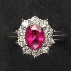 沃晶的世界  绝美红宝石戒指～pt900铂金镶嵌，经典款