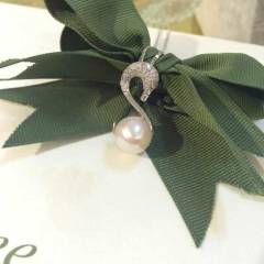 辰轩珠宝 精美珍珠项链 纯银天鹅挂件 珠子规格9-10mm淡水