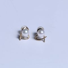 唯珍珠宝 精美珍珠耳钉 心形耳钉18K金 规格5-6mmAK 海珠