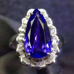 坦桑石 华丽闪亮色美火彩闪耀好净度 18k金配钻石镶嵌戒指 钻石:118颗 规格:7.2×14mm 