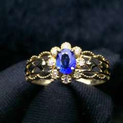 复古宫廷极品蓝宝石戒指 +18K配南非钻石 主石：0.38ct  总重：1.97g 钻石：8颗