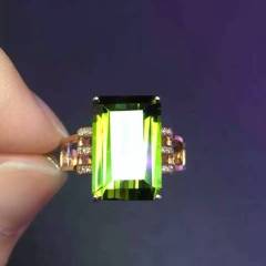 绿碧玺戒指   18K金真钻镶嵌，7.1ct 晶体近全干净，实物更赞特价