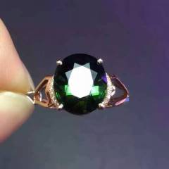 绿碧玺戒指  18K金真钻镶嵌，颜色漂亮，全干净，实物更赞特价